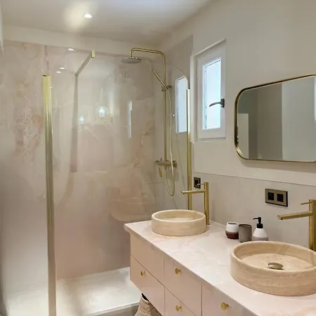 Port De * Σαιν-Τροπέ